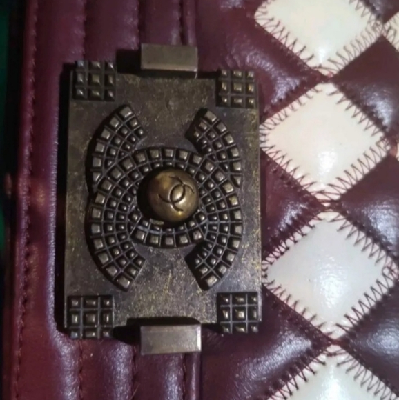 CHANEL Quilted Boy Bag in burgundy RARE!!! - Picture 4 of 16